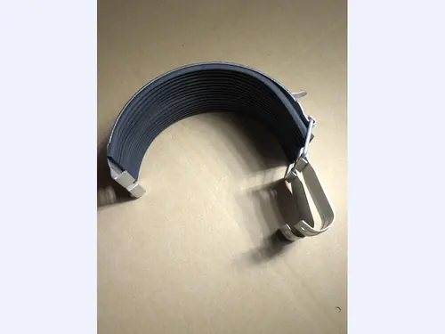 Fallrohrschelle Alu-Zink 100 mm mit Keil