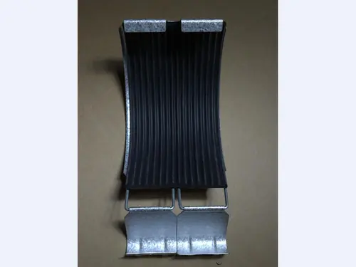 Fallrohrschelle Alu-Zink 100 mm mit Keil – Ansicht 4